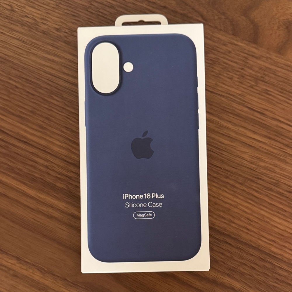 Apple iPhone 16 Plus Silicone Case - Navy